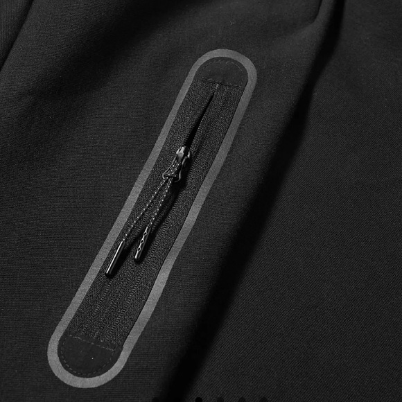 NIKE TECH PACK ZIP POCKET CREW SWEATER. - Picture 4 of 5